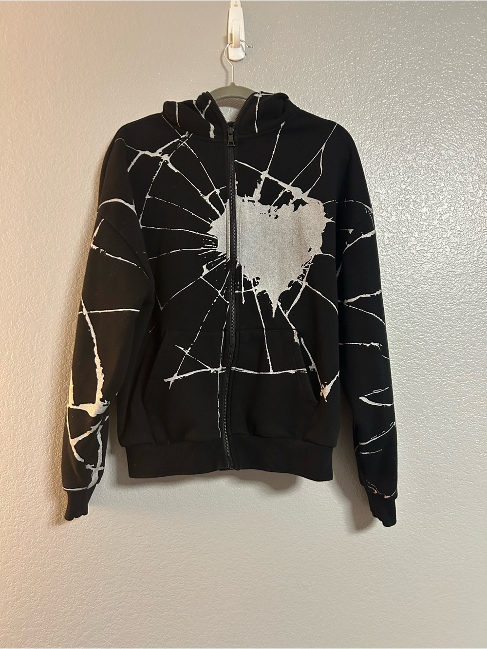 Men’s black sliver gray heart spiderweb graphic Oversized Zip Hoodie size small
